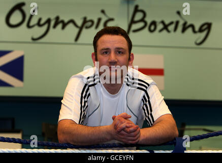 Pugilato - Gran Bretagna Olympic Training - English Institute of Sport. Robert McCracken, direttore della performance della British Amateur Boxing Association (BABA) pone per il fotografo alla loro base di formazione Foto Stock