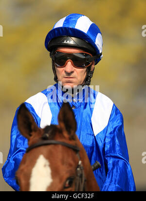 Corse ippiche - il Craven Meeting - giorno uno - Newmarket Racecourse. Fantino Richard Hills Foto Stock