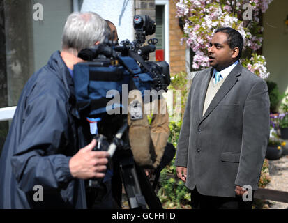 Candidato del Norfolk del Nord Ovest Manish Sood fuori dalla sua casa a Leicester. Foto Stock