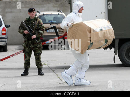 Lanciarazzi trovato in lock-up Foto Stock