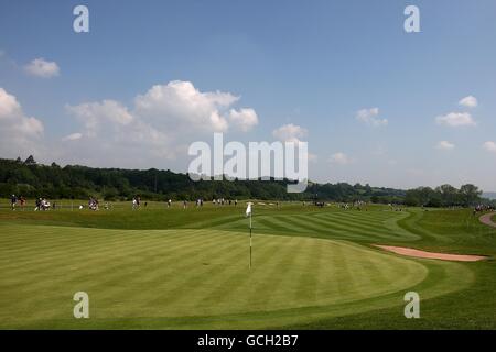 Vista generale della quarta buca presso il Celtic Manor Wales Open, presso il Celtic Manor Resort Foto Stock