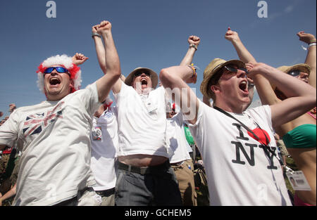 Calcio - Coppa del Mondo FIFA Sud Africa 2010 - sostenitori in Inghilterra - Glastonbury Foto Stock