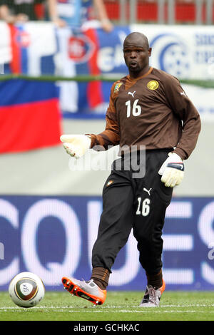 Calcio - International friendly - Slovacchia / Camerun - Wortherseestadion. Portiere Camerun Souleymanou Hamidou Foto Stock