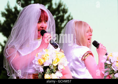 Horse Racing - Lingfield Racing e musica notte - Lingfield Park Racecourse Foto Stock