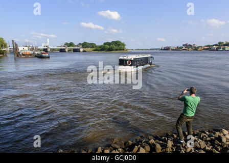 Hafencity Riverbus entra doganale Entenwerder porta per porta guida tour in Rothenburgssort, Amburgo, Germania Foto Stock