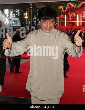 Jackie Chan arriva per il Gran Bretagna Gala Premiere del Karate Kid, presso l'Odeon West End, Leicester Square, Londra. Foto Stock