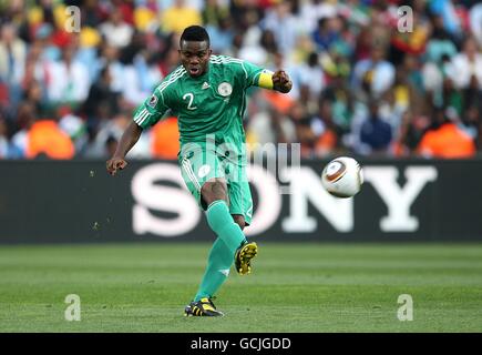 Calcio - Coppa del mondo FIFA Sud Africa 2010 - Gruppo B - Argentina contro Nigeria - Ellis Park. Joseph Yobo, Nigeria Foto Stock