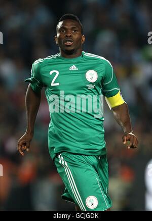 Calcio - Coppa del mondo FIFA Sud Africa 2010 - Gruppo B - Argentina contro Nigeria - Ellis Park. Joseph Yobo, Nigeria Foto Stock