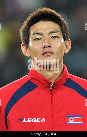 Calcio - Coppa del mondo FIFA Sud Africa 2010 - Gruppo G - Brasile contro Corea del Nord - Ellis Park. Yong-Hak Ahn, Corea DPR Foto Stock