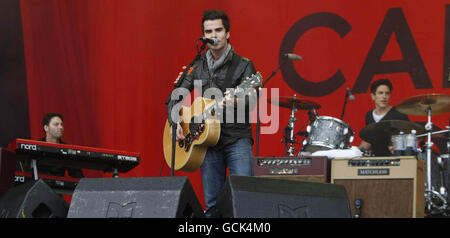 Kelly Jones dello Stereophonics si esibisce dal vivo il secondo giorno del festival di musica Oxegen al circuito di Punchestown a Co Kildare, Irlanda. Foto Stock