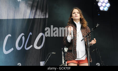 Coco Sumner (figlia di Sting) di i Blame Coco, si esibisce dal vivo il sabato a Lovebox, nel Victoria Park, nel centro di Londra. Foto Stock