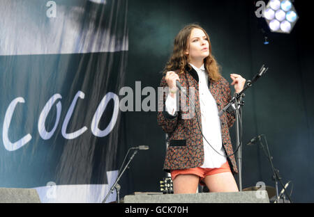 Coco Sumner (figlia di Sting) di i Blame Coco, si esibisce dal vivo il sabato a Lovebox, nel Victoria Park, nel centro di Londra. Foto Stock