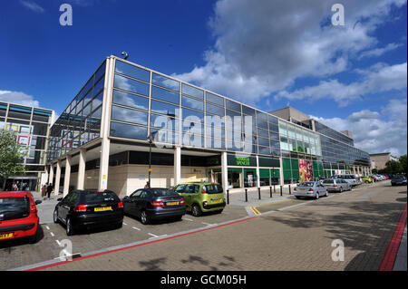 Vista generale del centro in vetro e acciaio degli anni '70: Centro commerciale mk a Milton Keynes, che è stato designato come Grade II. Foto Stock