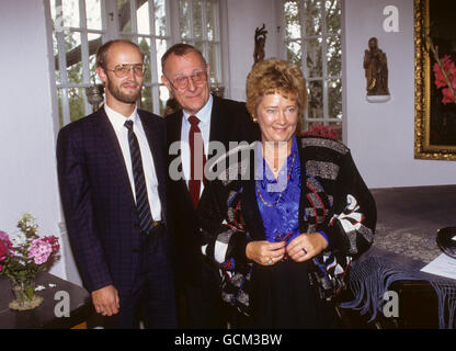 INGVAR KAMPRAD con il figlio Pietro e la moglie Margaretha business magnate,fondatore di IKEA Foto Stock