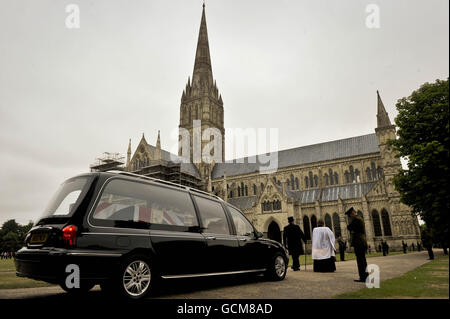 Principali Josh Bowman funerale Foto Stock