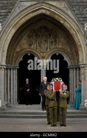 Principali Josh Bowman funerale Foto Stock