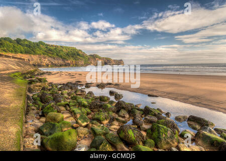 La spiaggia di Sandsend, bassa marea. Foto Stock