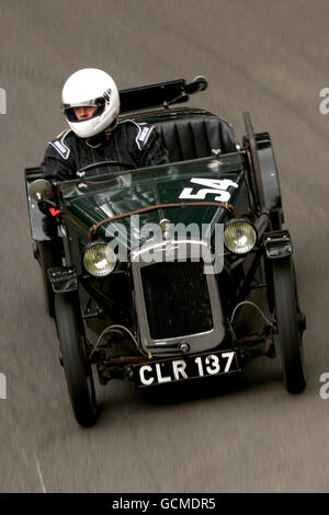 Martin Whittaker e il suo 1932 Austin 7 durante Shelsley Walsh Hill Climb, Worcestershire. Foto Stock