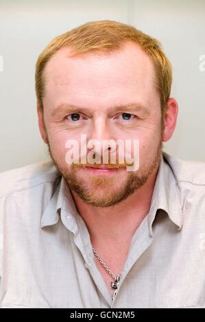 Simon Pegg lancia il suo nuovo libro Nerd Do Well, alla Random House di Londra. Foto Stock