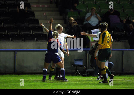 Rugby Union - Coppa del mondo femminile - Semifinali - Inghilterra / Australia - Twickenham Stoop. Danielle Waterman in Inghilterra durante le semifinali della Coppa del mondo di rugby a Twickenham Stoop, Twickenham. Foto Stock