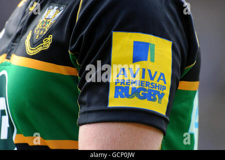 Rugby Union - Aviva Premiership - Northampton Saints / Leicester Tigers - Franklin's Gardens. Primo piano Vista dettagliata della pubblicità e del branding sulla camicia di Chris Ashton di Northampton Saint Foto Stock