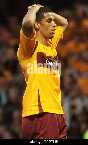 Motherwell's Nick Blackman reagisce dopo un gol mancato durante la finale della UEFA Europa League Qualifying round seconda tappa al Fir Park di Motherwell. Foto Stock