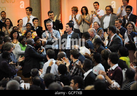 David Miliband si rivolge a un movimento per il rally del cambiamento, come parte della sua campagna per vincere la leadership del Partito laburista, a Emmanuel Hall, Westminster Hall, Londra. Foto Stock