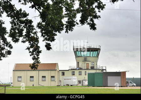 Una vista generale della torre di controllo presso l'ex base di RAF Bentwaters vicino alla foresta di Rendlesham, Suffolk. Foto Stock