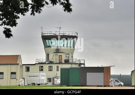 Una vista generale della torre di controllo presso l'ex base di RAF Bentwaters vicino alla foresta di Rendlesham, Suffolk. Foto Stock