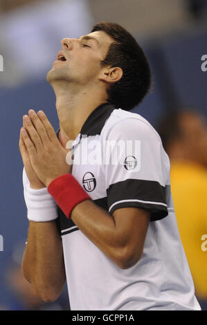 Novak Djokovic della Serbia durante il giorno tredici dell'Open degli Stati Uniti, a Flushing Meadows, New York, USA. Data foto: Sabato 11 settembre 2010. Il credito fotografico dovrebbe essere: Mehdi Taamallah/PA filo. Foto Stock