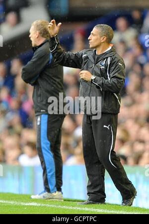 Calcio - Barclays Premier League - Everton / Newcastle United - Goodison Park. David Moyes (a sinistra) e Chris Hughton (a destra), direttore dell'Everton Foto Stock