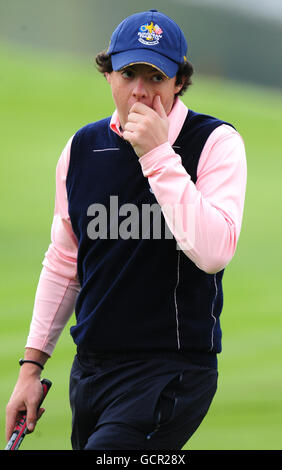 Golf - 38° Ryder Cup - Europa / USA - Practice Day Three - Celtic Manor Resort. Rory McIlory in Europa durante un giro di prove al Celtic Manor, Newport. Foto Stock