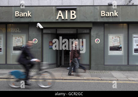 Una filiale della banca AIB a Baggot Street a Dublino. Il governo irlandese prenderà la proprietà di maggioranza di Allied Irish Banks PLC nel suo secondo salvataggio del prestatore ministro delle finanze Brian Lenihan ha detto oggi. Foto Stock