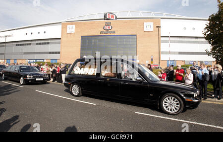 Rugby League - Terry Newton funerale fuori il DW Stadium - Wigan Foto Stock