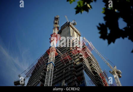 I lavori di costruzione proseguono sul progetto Shard di London Bridge, Londra. Foto Stock