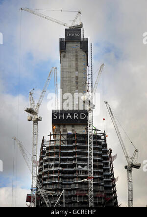 I lavori di costruzione proseguono sul progetto Shard di London Bridge, Londra. Foto Stock