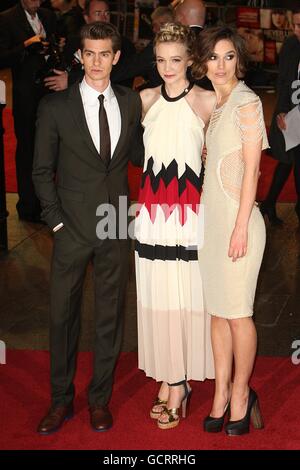 (R-L) keria Knightley, Carey Mulligan e Andrew Garfield arrivano per la prima europea di Never Let Me Go all'Odeon Leicester Square, Londra. Foto Stock