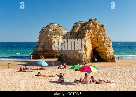 Il Portogallo, Algarve, Praia da Rocha, spiaggia dettaglio in estate Foto Stock