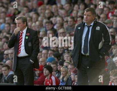 Calcio - Barclays Premier League - Liverpool / Blackburn Rovers - Anfield. Roy Hodgson (a sinistra) e Sam Allardyce di Blackburn Rovers (a destra) sulla linea di contatto. Foto Stock