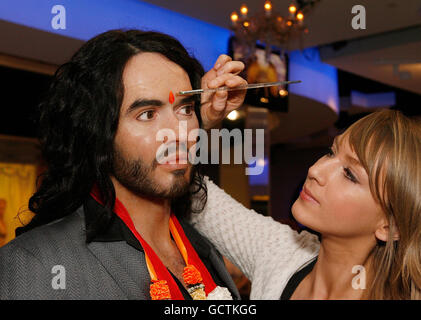 Abito nuziale per Russell Brand waxwork Foto Stock