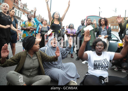 Londra REGNO UNITO. 09/07/2016 nero vive nel rally di Brixton in risposta a profilo alto tiri americani Africani dalle forze di polizia degli Stati Uniti. Foto Stock