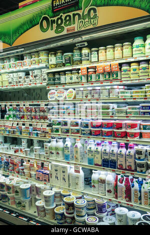 Organico sezione Diario, Fairway Super mercato, New York City, Stati Uniti d'America Foto Stock