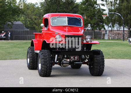 Carrello- 1941 Dodge Power Wagon. 4x4. Personalizzato. Rosso. Popcorn Beavercreek Festival. Beavercreek, Dayton, Ohio, Stati Uniti d'America. WC40. Foto Stock