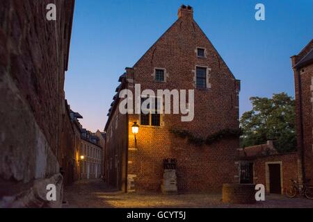 Case a schiera di il grande beghinaggio di Lovanio, Belgio. Grande beghinaggio, in Leuven, Belgio Foto Stock