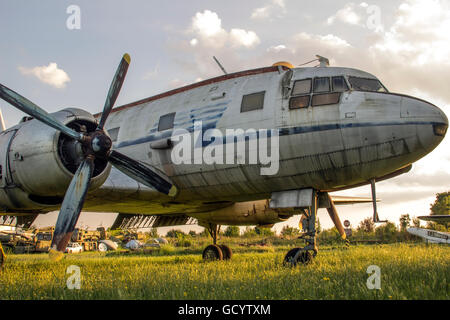 La Belgrado Aviation Museum, Serbia - il Ilyushin Il-14 sovietica aerei di trasporto (NATO-Codename: cassetta) Foto Stock