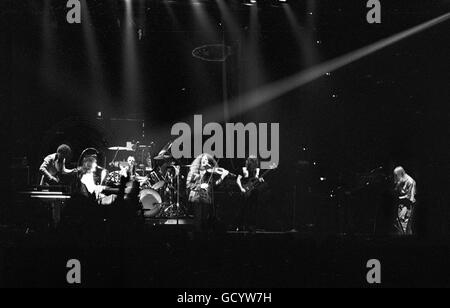 La lineup originale della rock band "Kansas' vivono in concerto a Hollywood Sportatorium, Hollywood, FL. nel 1980. Foto Stock