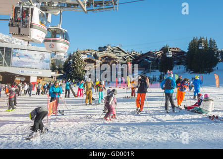 Courchevel 1850 ski resort in tre valli, sulle Alpi francesi, Francia, Europa Foto Stock