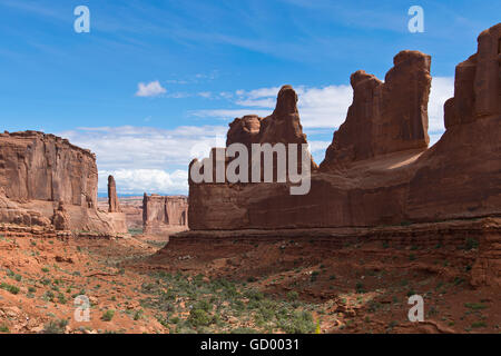 Paesaggio con formazioni rocciose in archi in Utah Foto Stock