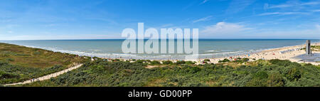 Estate spiaggia panorama di scena a De Panne in Belgio Foto Stock