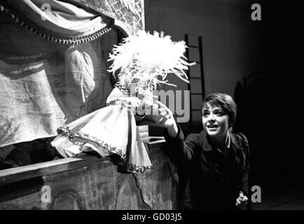 Anna Maria alberghetti sul palco in Carvial! Nel 1961. Foto Stock